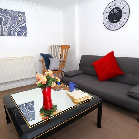 New Sunset Square Eastbourne 2 Bed Apartment, Long Stay Welcome Exteriér fotografie