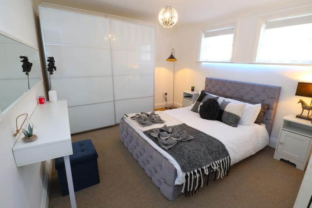 New Sunset Square Eastbourne 2 Bed Apartment, Long Stay Welcome Exteriér fotografie