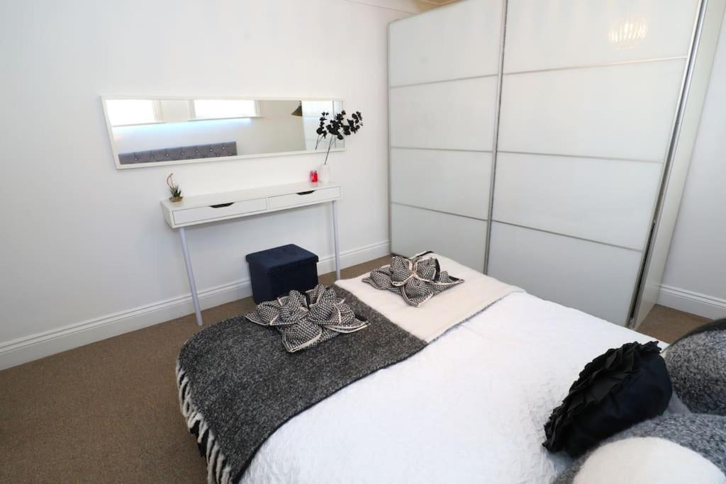 New Sunset Square Eastbourne 2 Bed Apartment, Long Stay Welcome Exteriér fotografie
