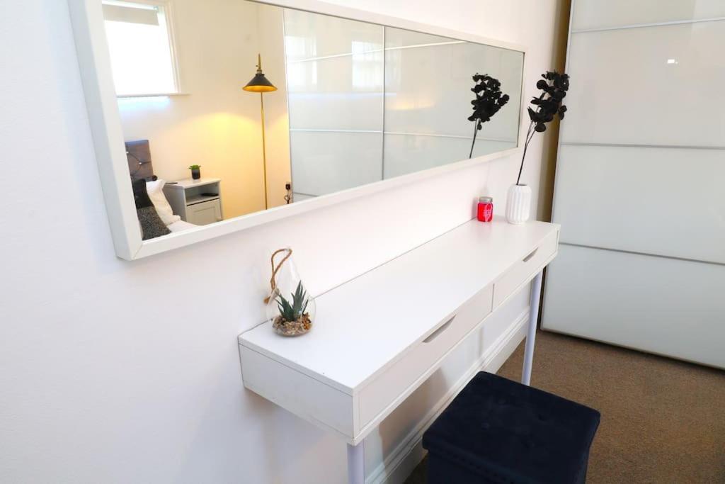 New Sunset Square Eastbourne 2 Bed Apartment, Long Stay Welcome Exteriér fotografie
